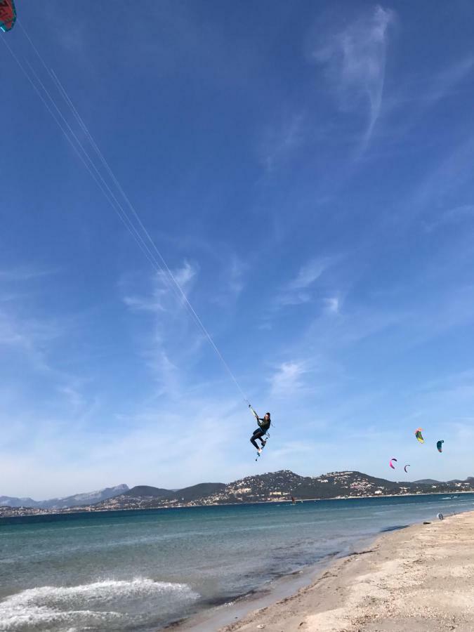 Petit Moulin-T3 Giens-Clim-Parking Apartment Hyeres Bagian luar foto
