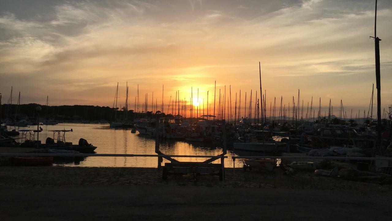 Petit Moulin-T3 Giens-Clim-Parking Apartment Hyeres Bagian luar foto